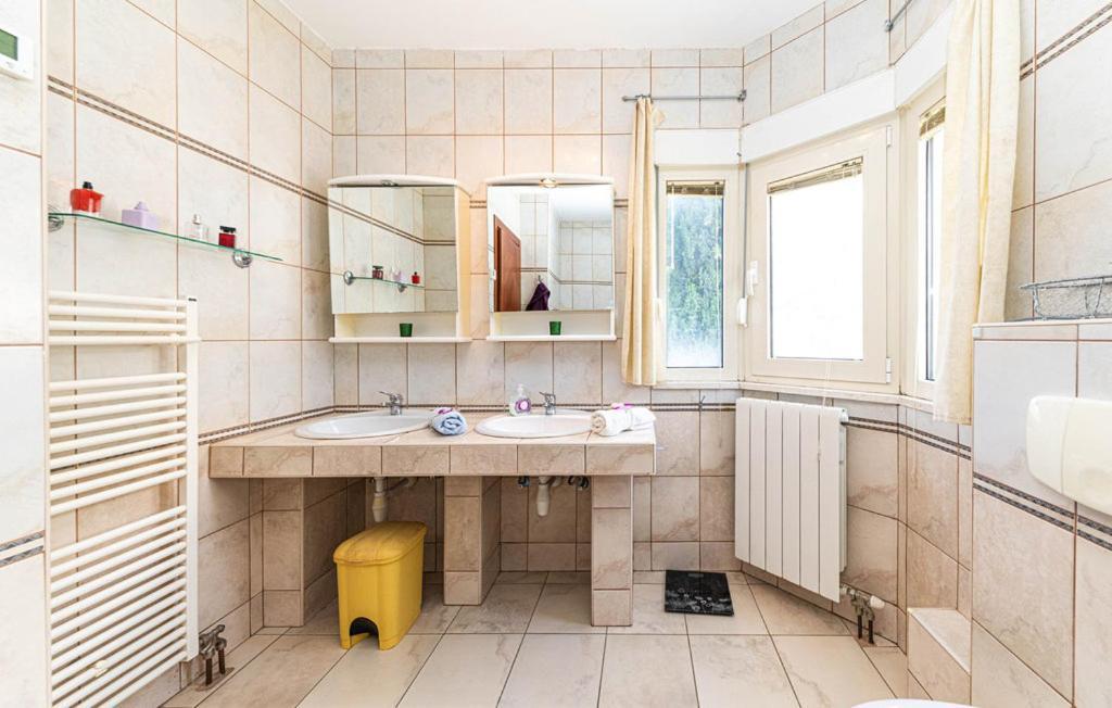 Luksuzna Villa Sa Privatnim Unutarnjim Bazenom Villa Garden Podstrana Ngoại thất bức ảnh